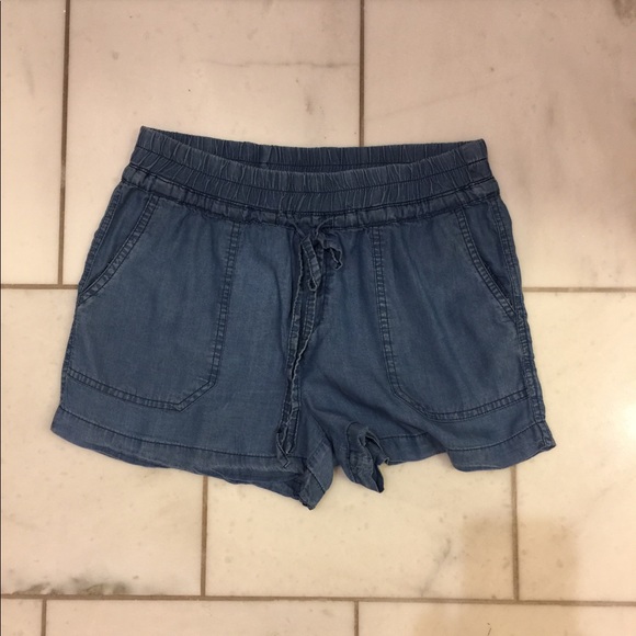 Jean shorts with elastic band and tie - Picture 1 of 3