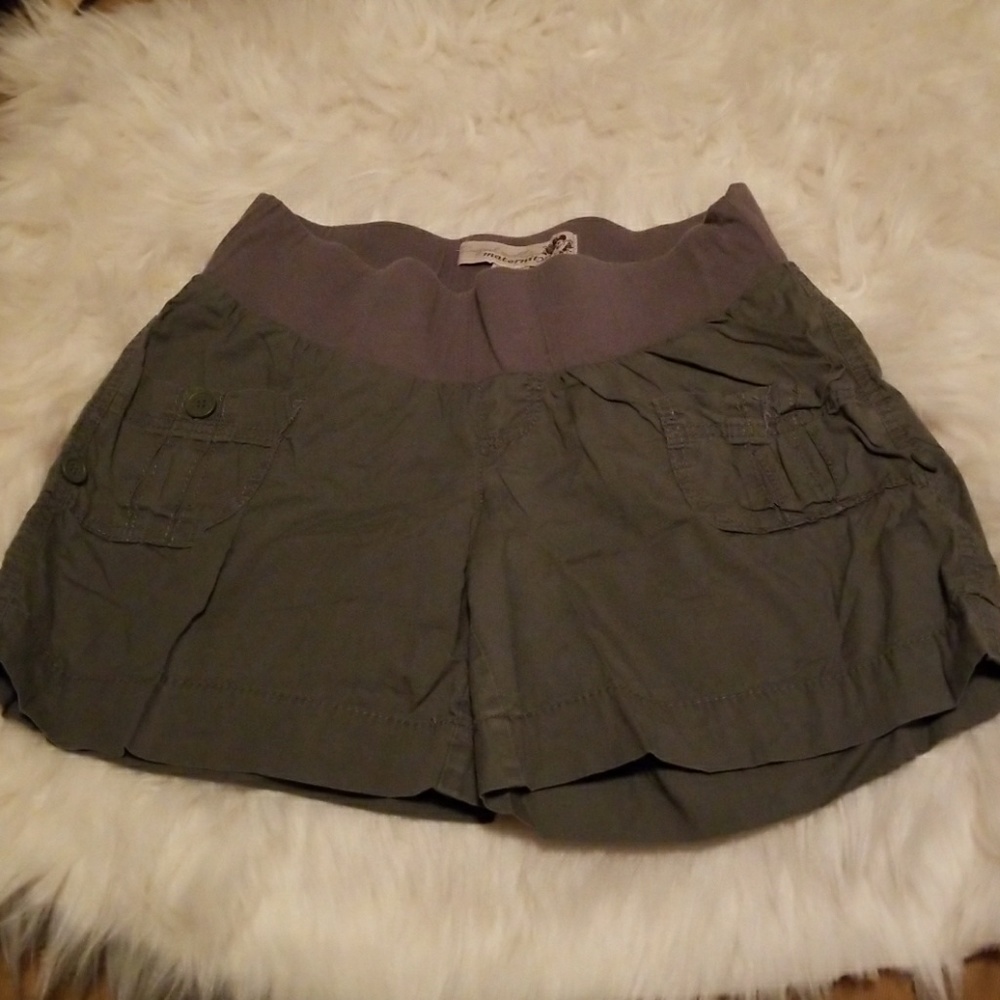 Maternity shorts