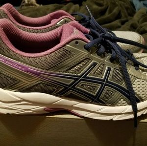 Asics womens size 8 running sneakers
