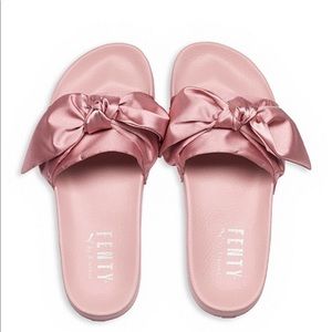 Pink Fenty Bow slides used once!!! Authentic✔️
