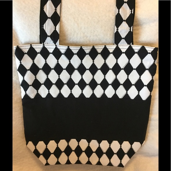 Monogrammed or personalized Tote Bags. - Picture 1 of 3