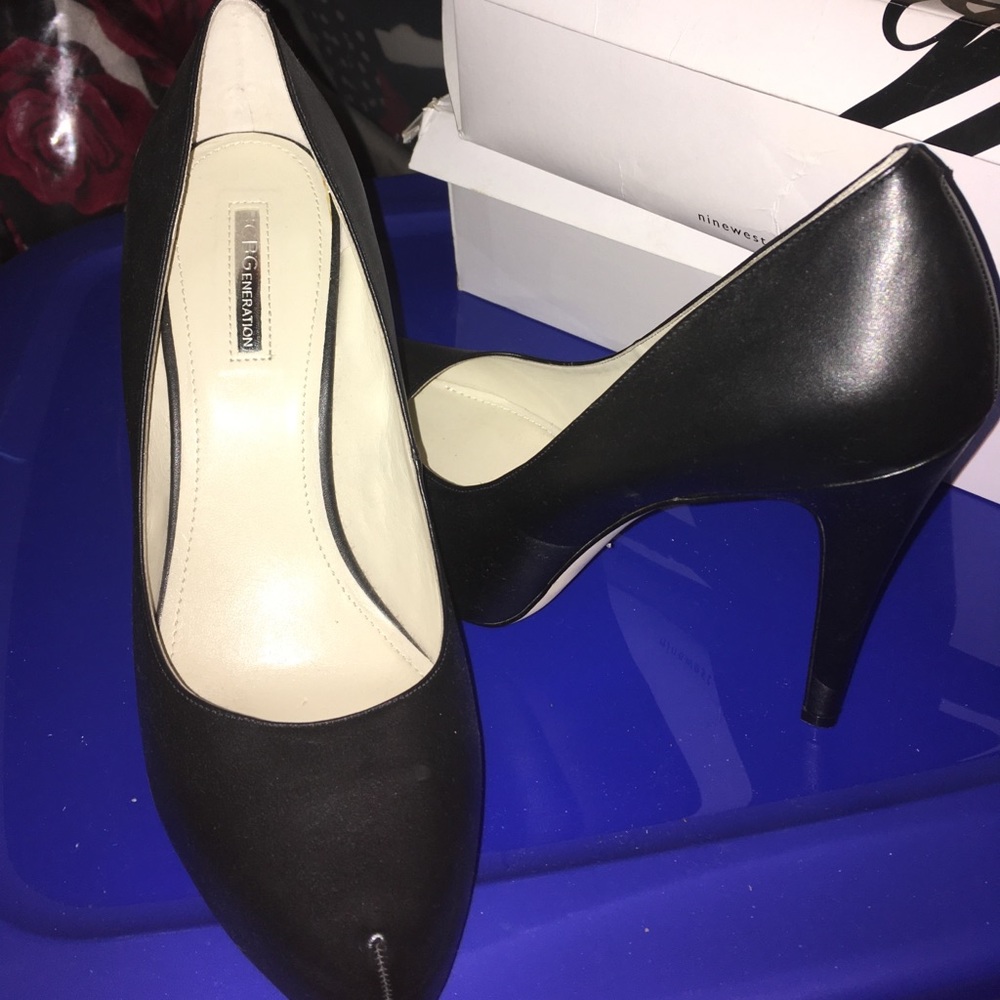 Bcbg Generation size 12 black pumps