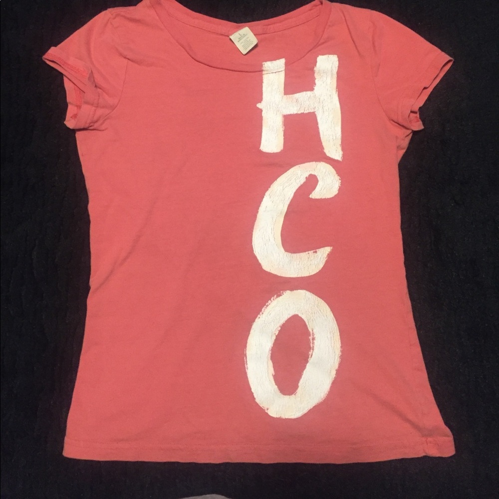 Hollister tee