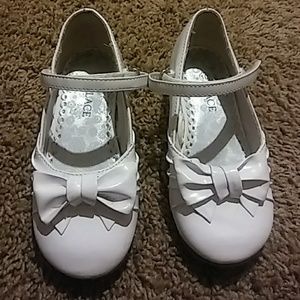 Size 10 White dress shoe