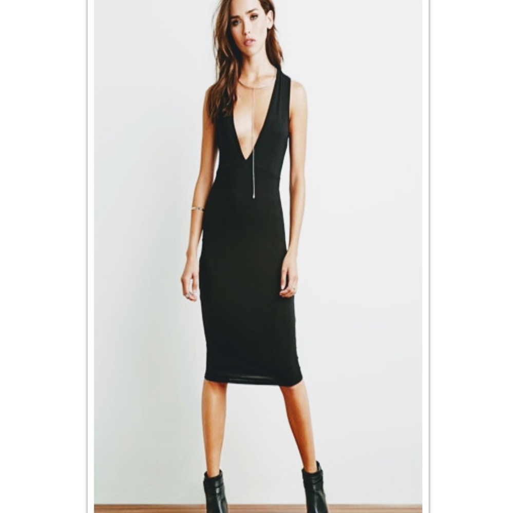 🔴SOLD🔴Plunging little black dress
