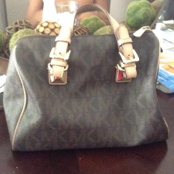 Michael Kors Handbags - Micheal Kors Grayson Handbag