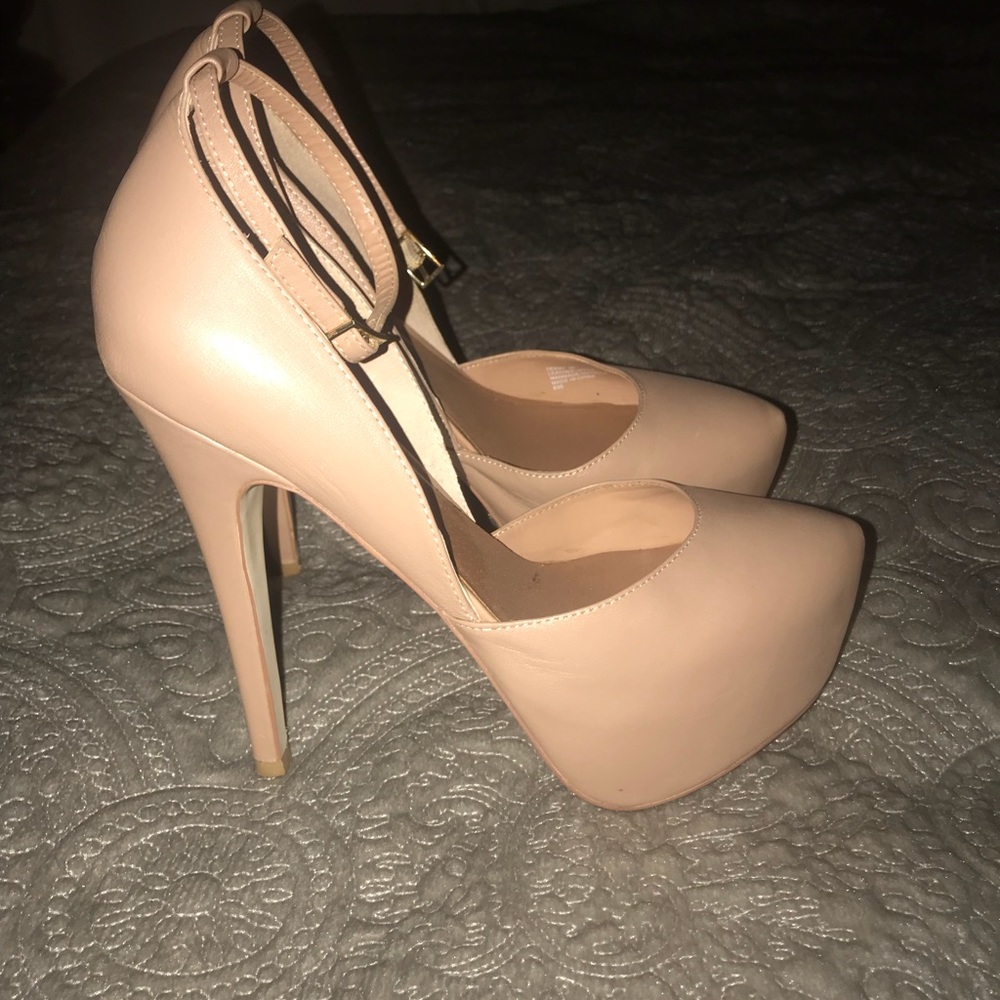 Steve Madden nude heels with ankle strap