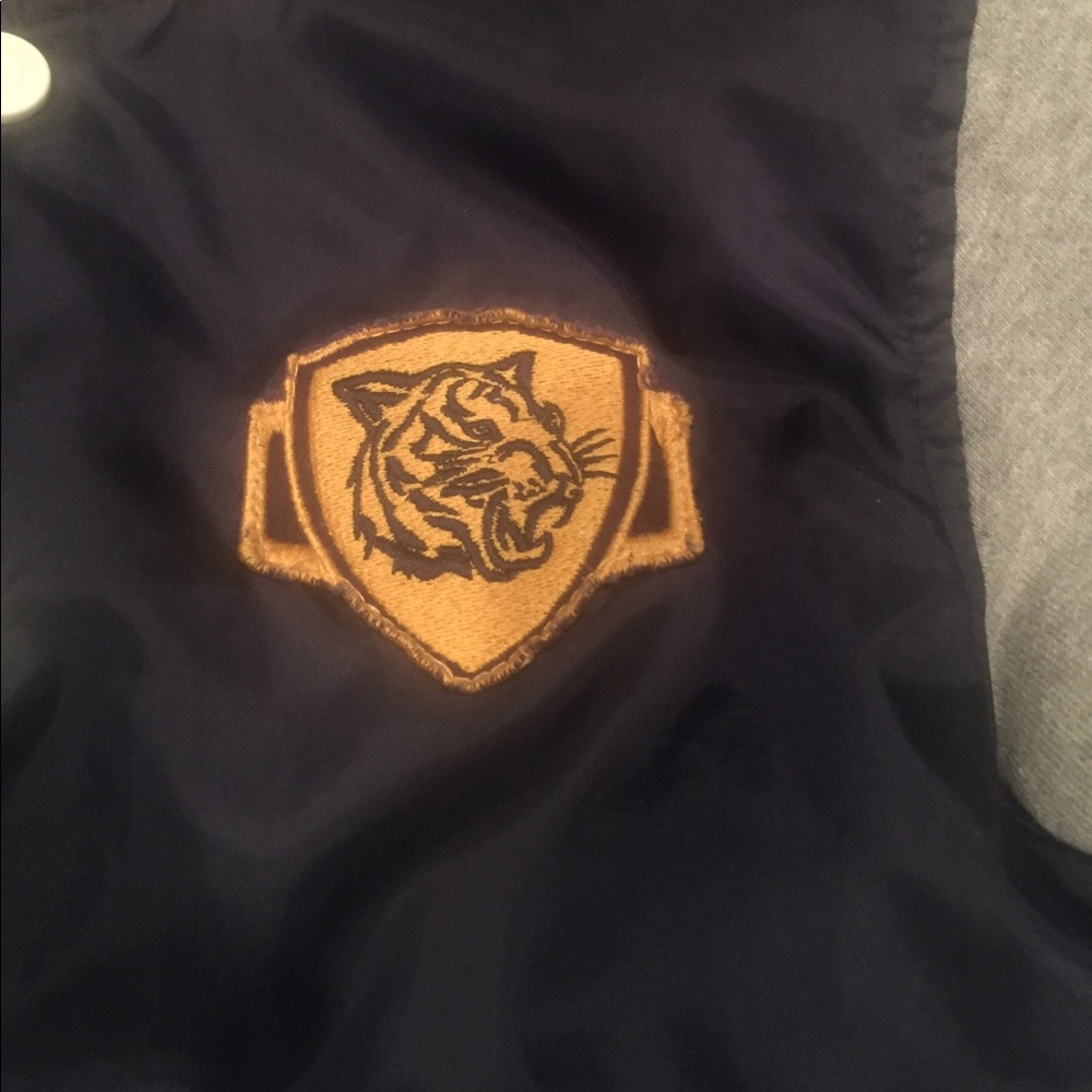 Jacket - Picture 2 of 3