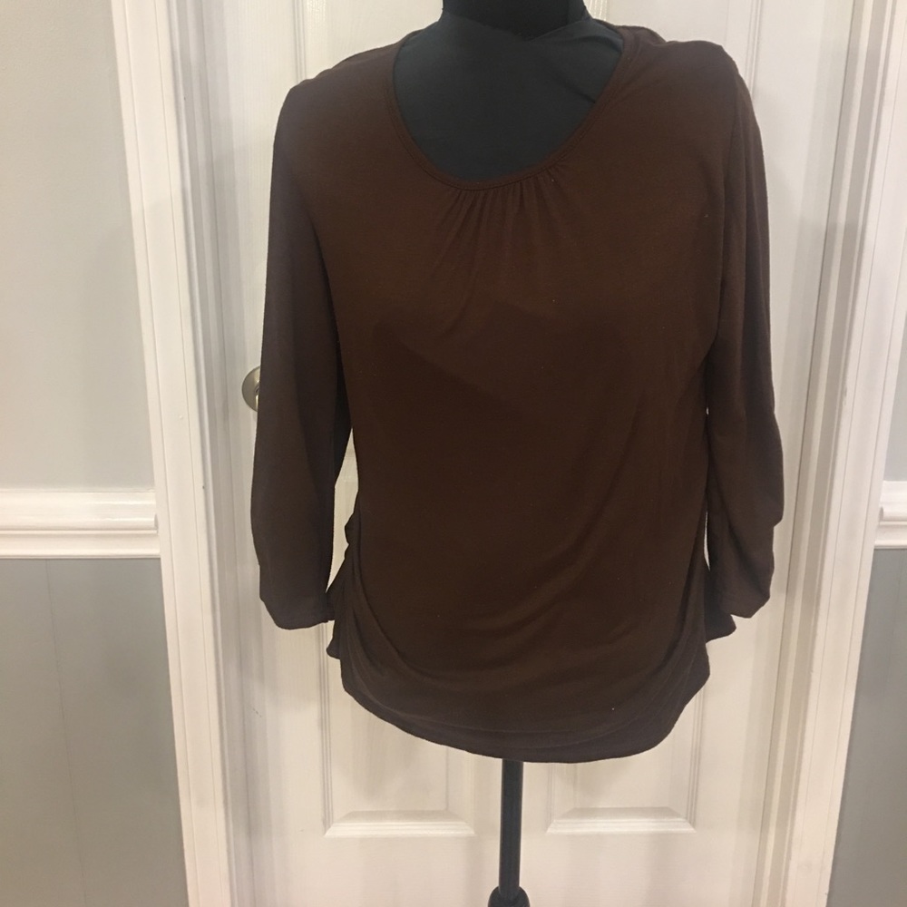 Brown mid sleeve.