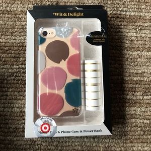 ✨NWT✨ iPhone 7/6s/6 phone case & power bank ❄️