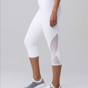 Lululemon Twist and Train Crop
