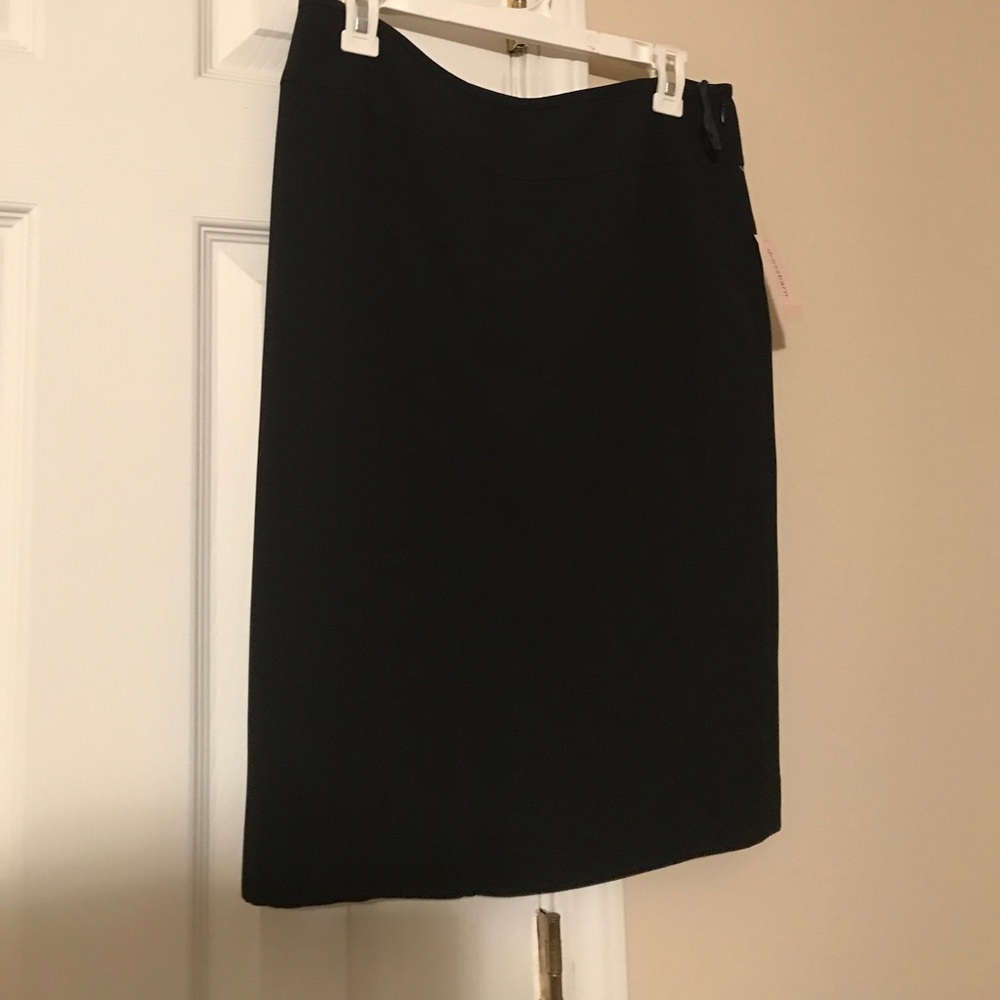 Dressbarn (Jones Studio) all black skirt, size 8.
