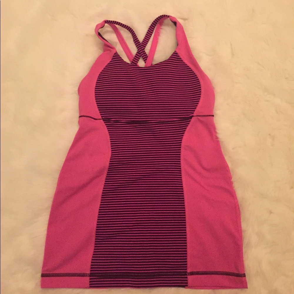 Lululemon top.