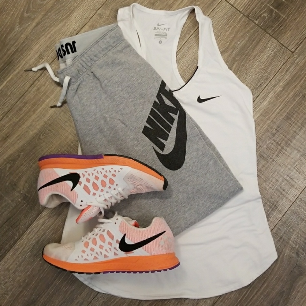 Gray Nike capri sweats