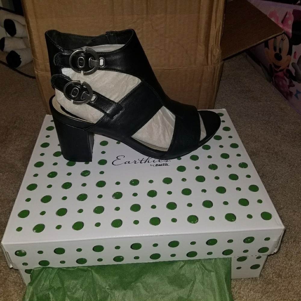 Earthies Leather Sandals- Marino