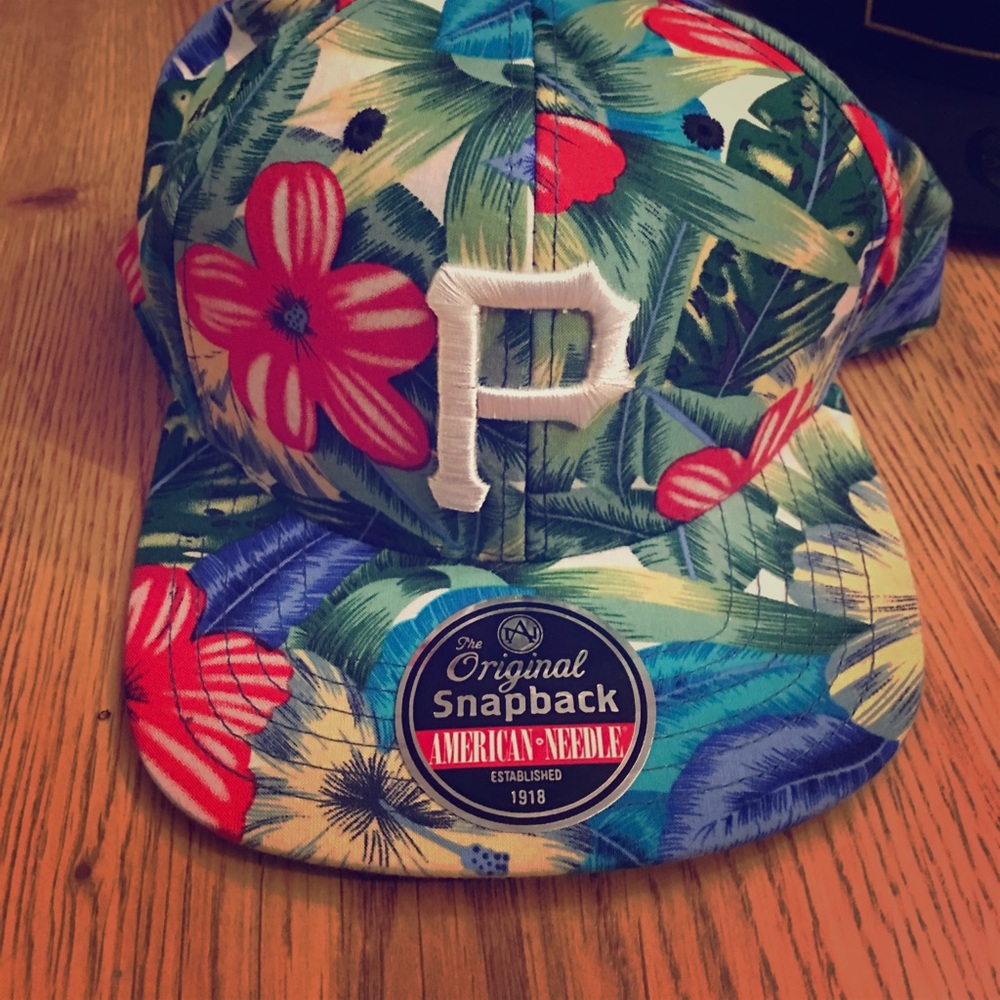 X-boyfriend Hawaiian Pittsburgh P Snap Back