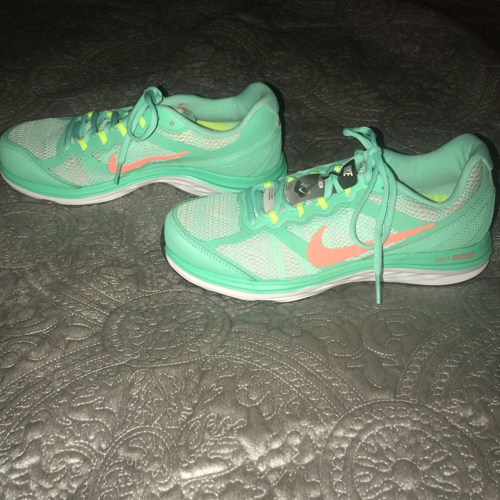 new Nike running/walking shoe-cute vibrant colors