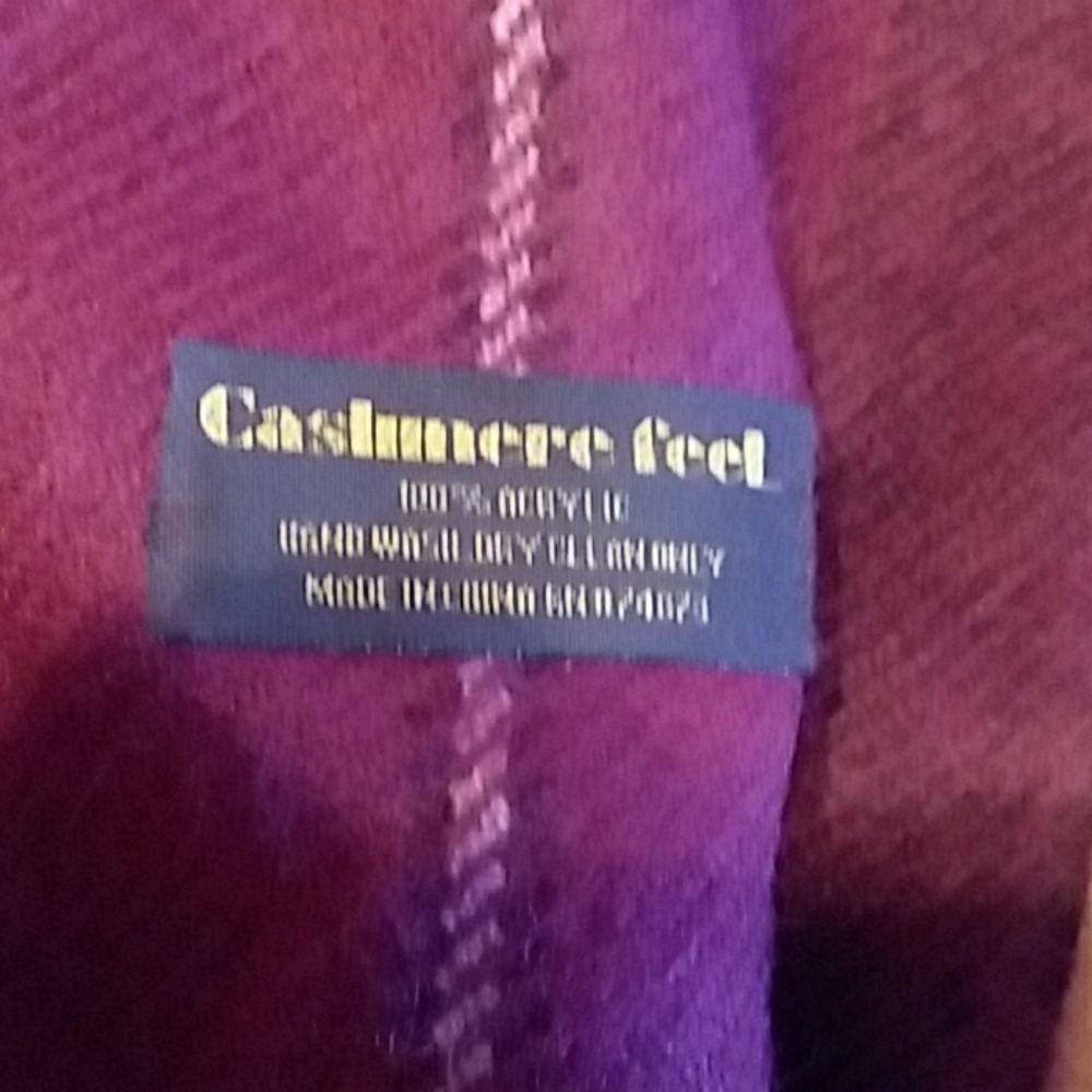 2 beautiful winter scarfs