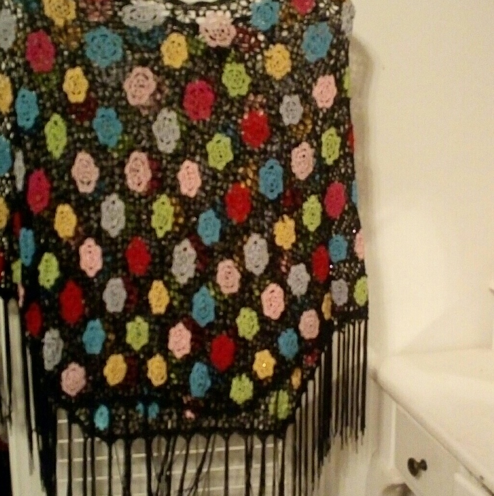 Poncho multi colored.