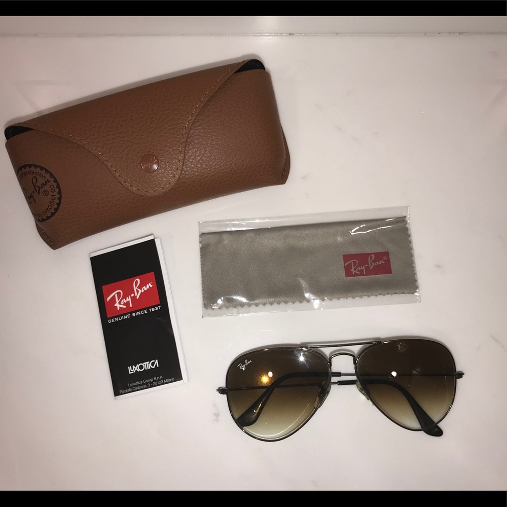 RayBan women’s original aviator sunglasses & case