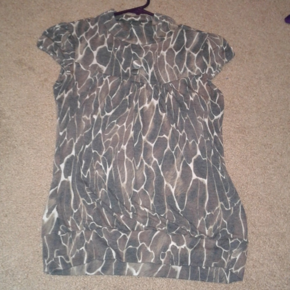 Cute short sleeve top