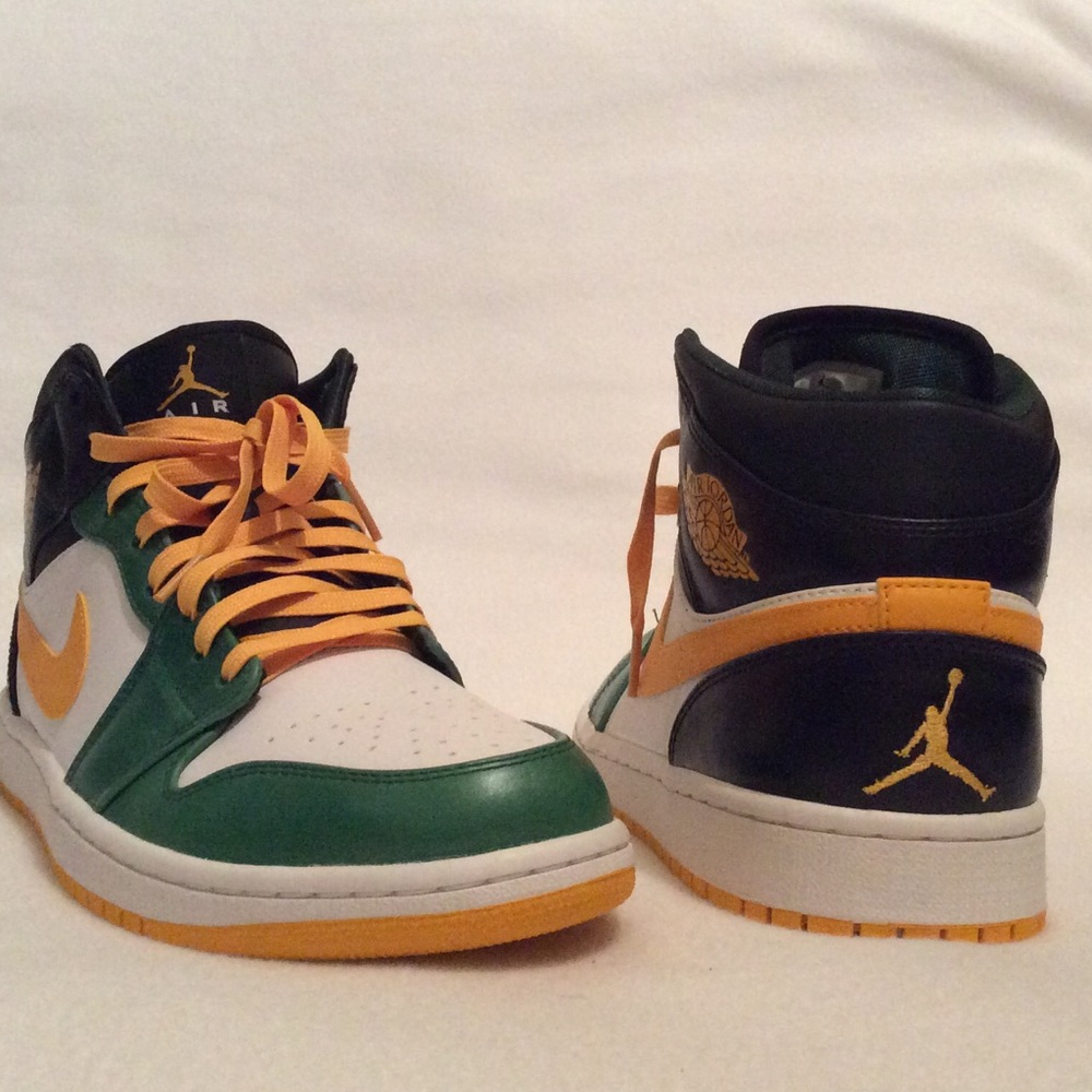 Nike Air Jordan 1 - Green / Gold / Black - New
