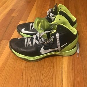 Nike Hyper Disruptor basketball sneakers
