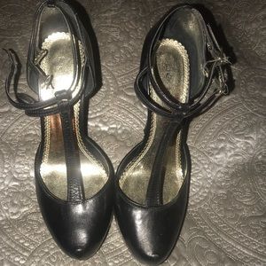 Bebe t-strap heel