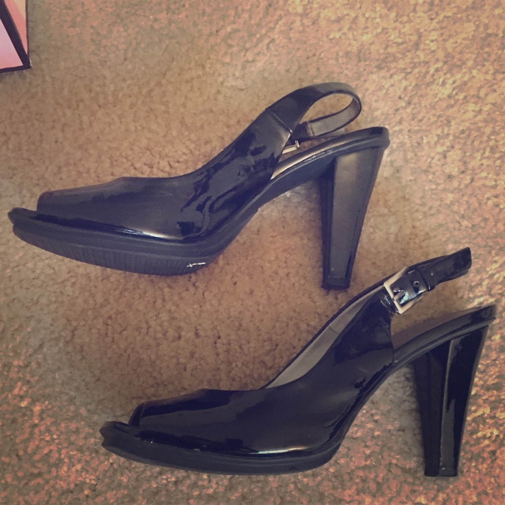 Taharhi Jackal Slingbacks