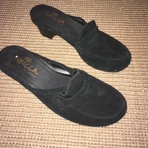 🌹beautiful leather mules🎉