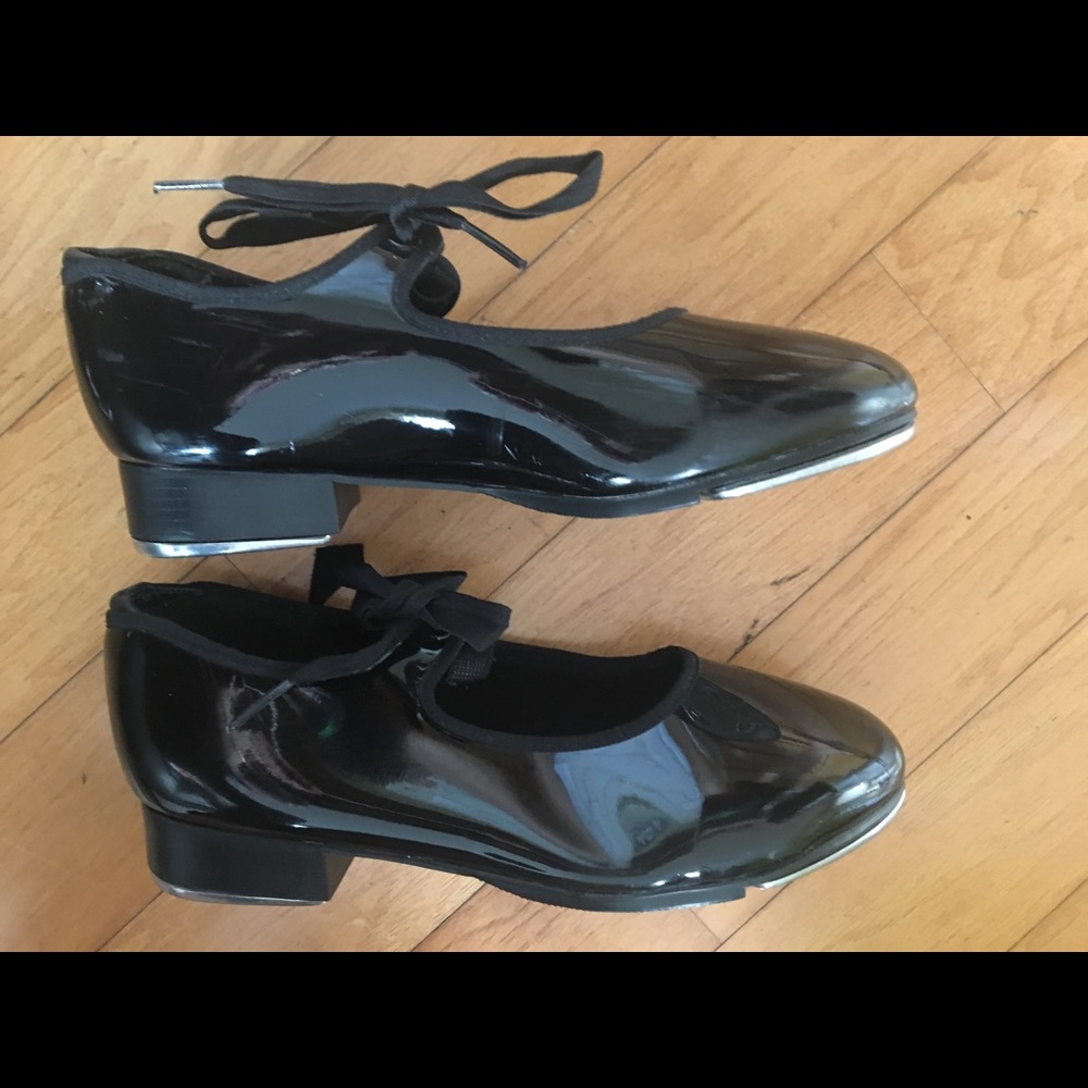 Tap dance shoes