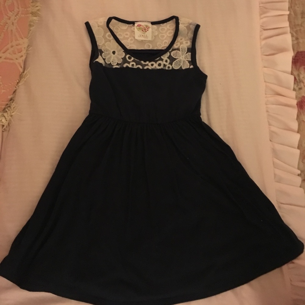 GUC Navy Kiddo dress with white lace size 6