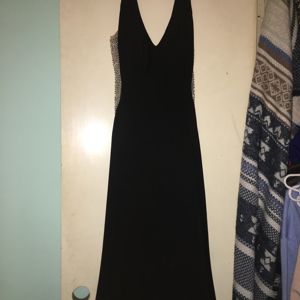 Size 6 petite fits a 4’11 female