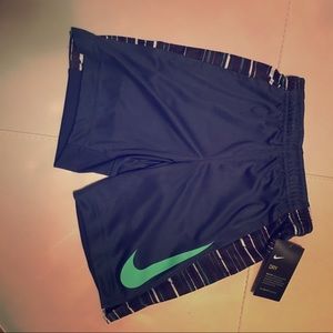 Boys size 6 Nike short