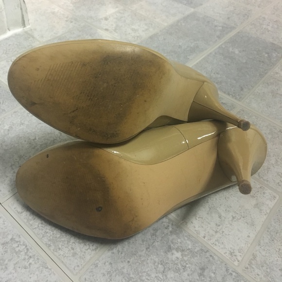 Steve Madden Unityy Nude Patent Leather Pumps - Picture 5 of 8