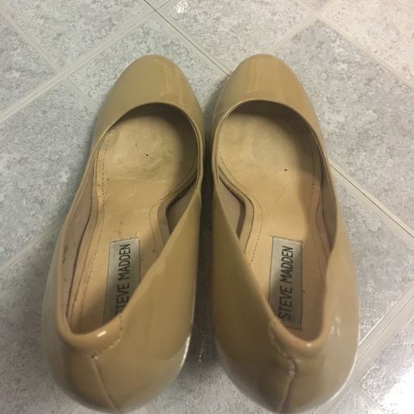 Steve Madden Unityy Nude Patent Leather Pumps - Picture 6 of 8