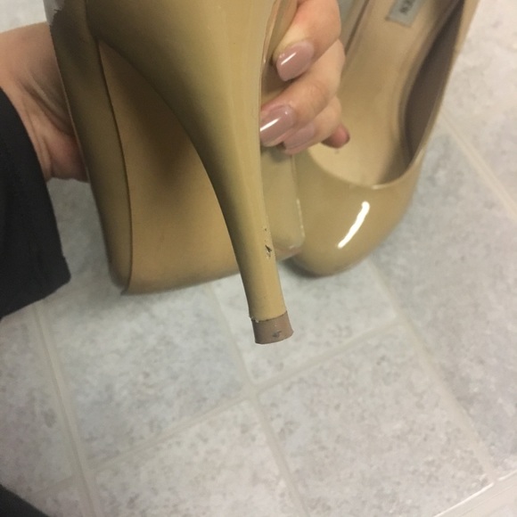 Steve Madden Unityy Nude Patent Leather Pumps - Picture 8 of 8