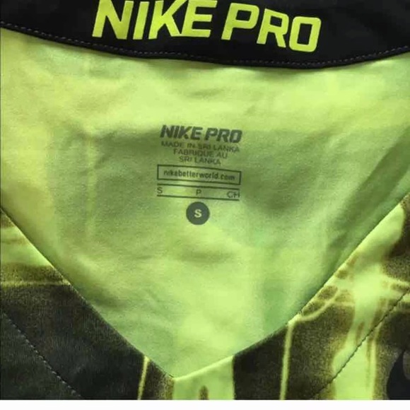 Nike Pro Shirt - Picture 2 of 3