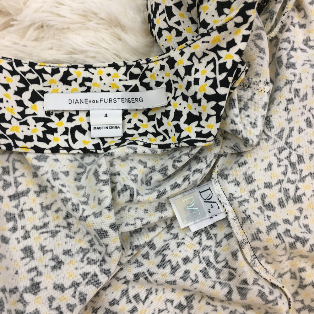 DVF Julian short sleeve floral wrap dress 4 - Picture 3 of 8