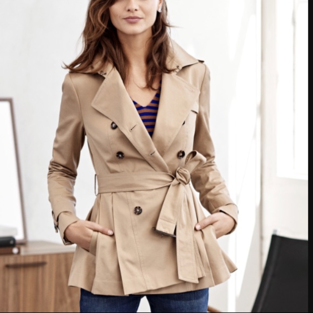 Pleated trench coat