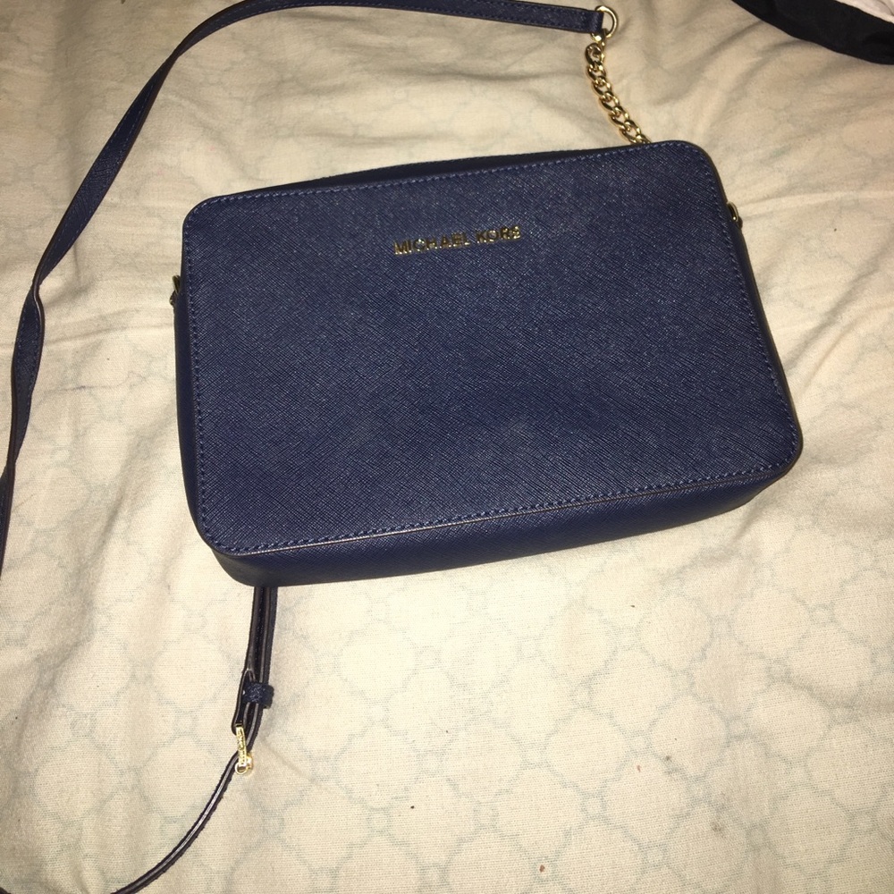 Micheal Kors jet set travel large crossbody