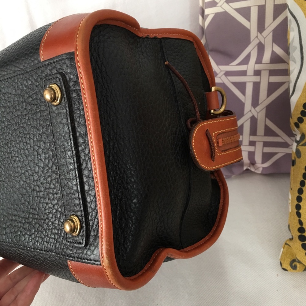 Vtg Dooney Bourke AWL Gladstone-Lock/Key-Excellent - Picture 8 of 8