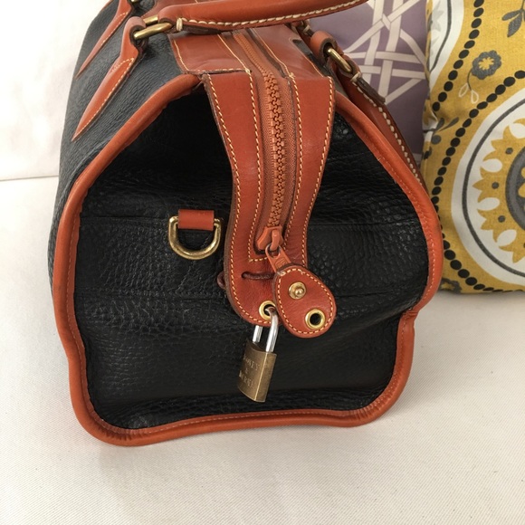 Vtg Dooney Bourke AWL Gladstone-Lock/Key-Excellent - Picture 6 of 8