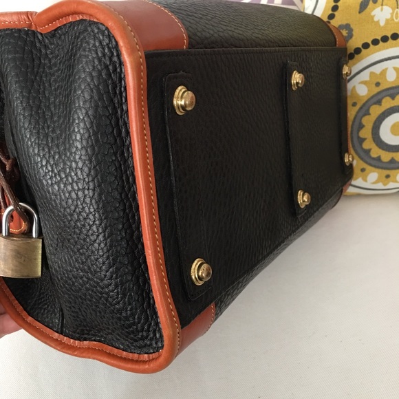 Vtg Dooney Bourke AWL Gladstone-Lock/Key-Excellent - Picture 7 of 8