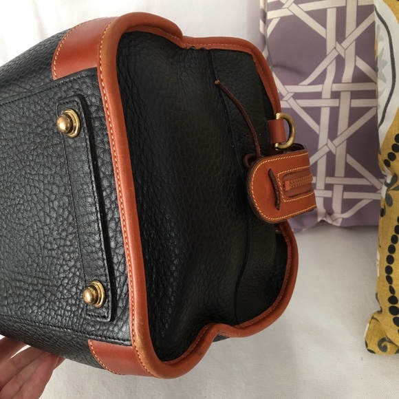 Vtg Dooney Bourke AWL Gladstone-Lock/Key-Excellent - Picture 8 of 8