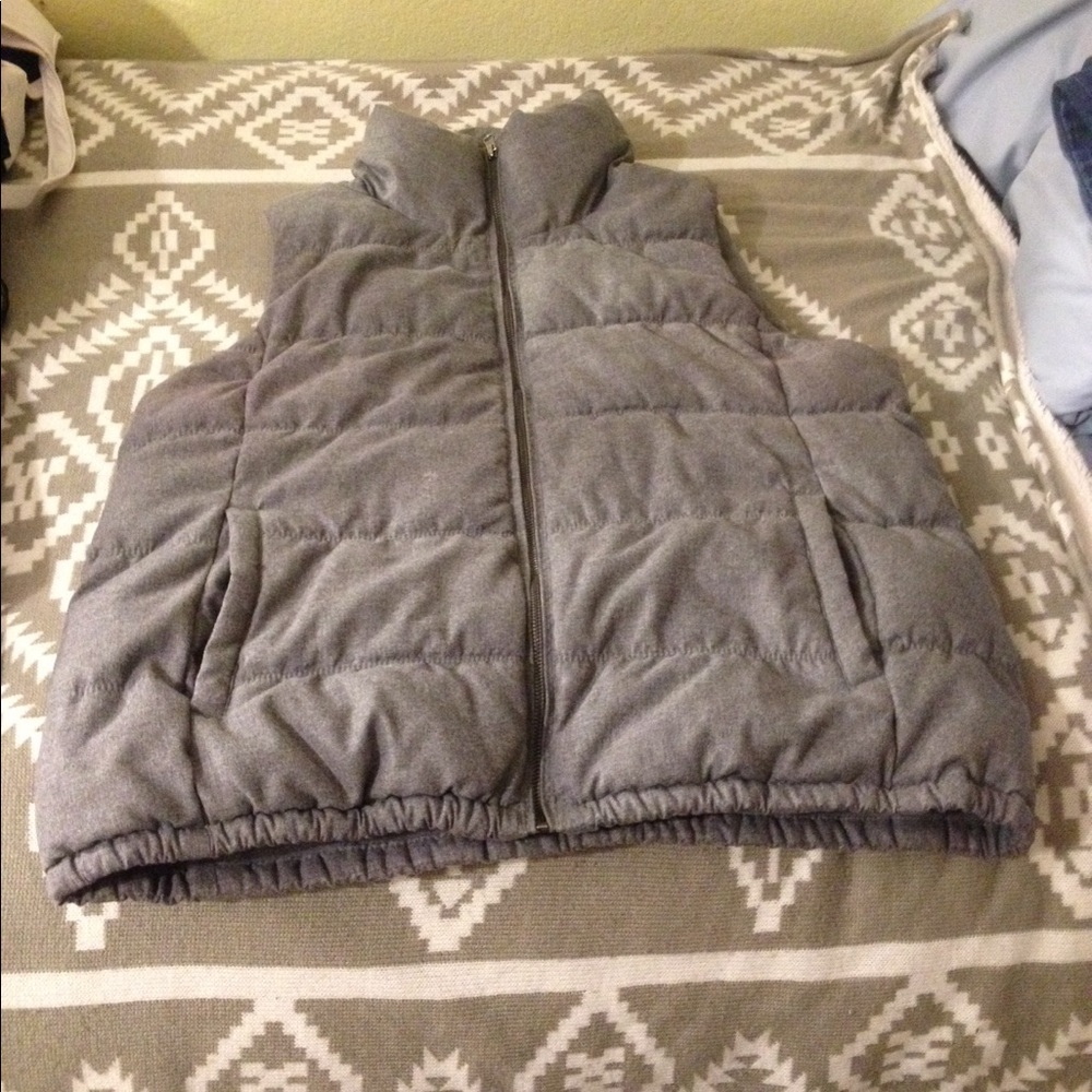 Old navy heather grey puffer vest.