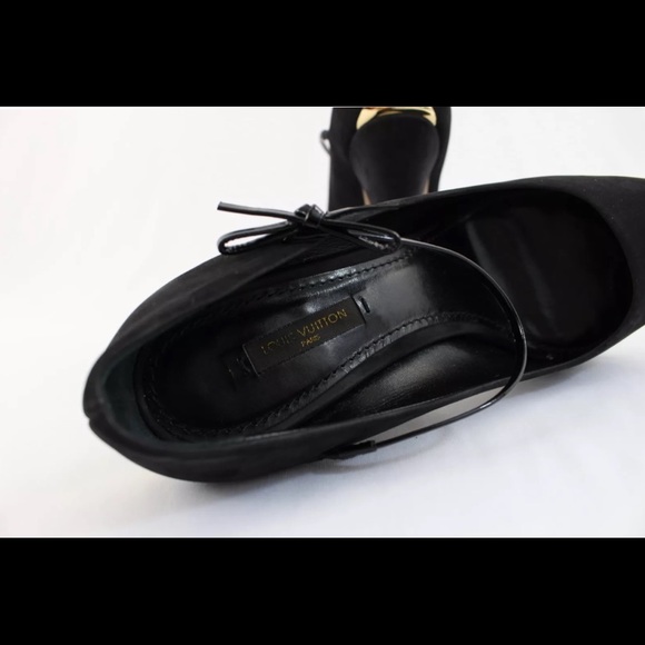 Auth Louis Vuitton Black Suede Patent Bow Heel!!!! - Picture 4 of 5