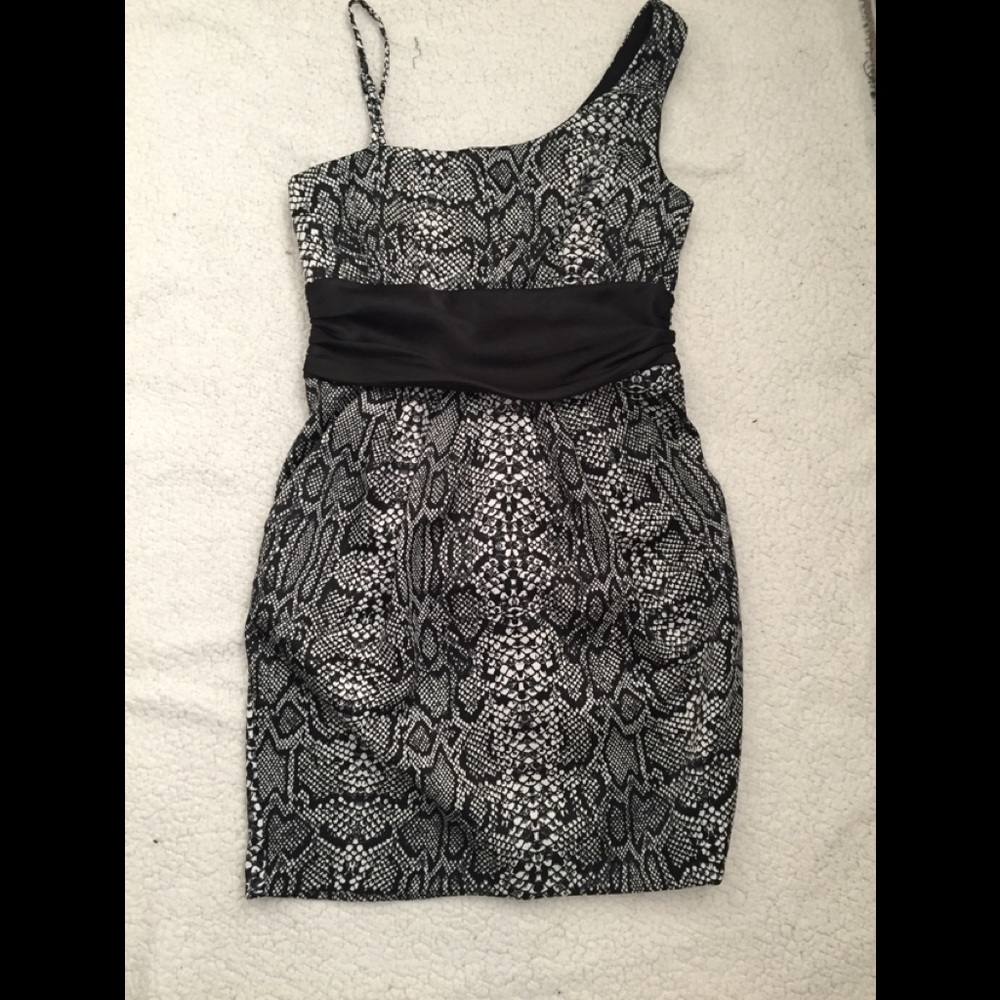 3x$12One shoulder dress