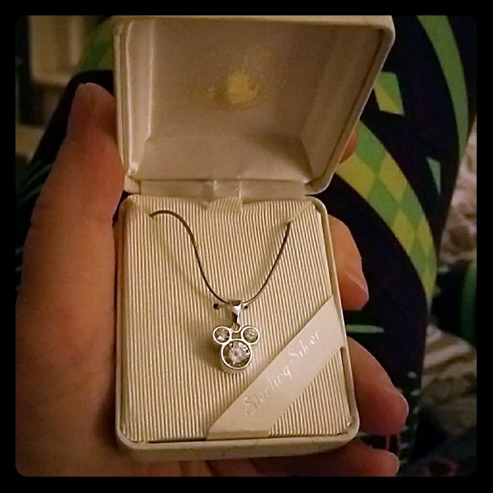 Beautiful Disney Necklace new in box!
