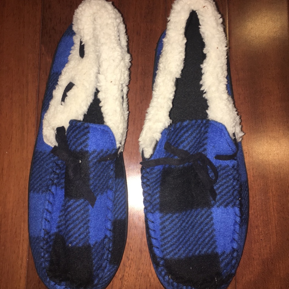 Men’s fleece slippers - Large (10/11) (NWOT)